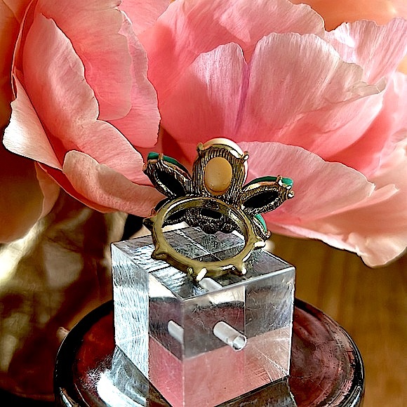 Faceted Crystal & Stone Bee Ring - NEW - Picture 4 of 5